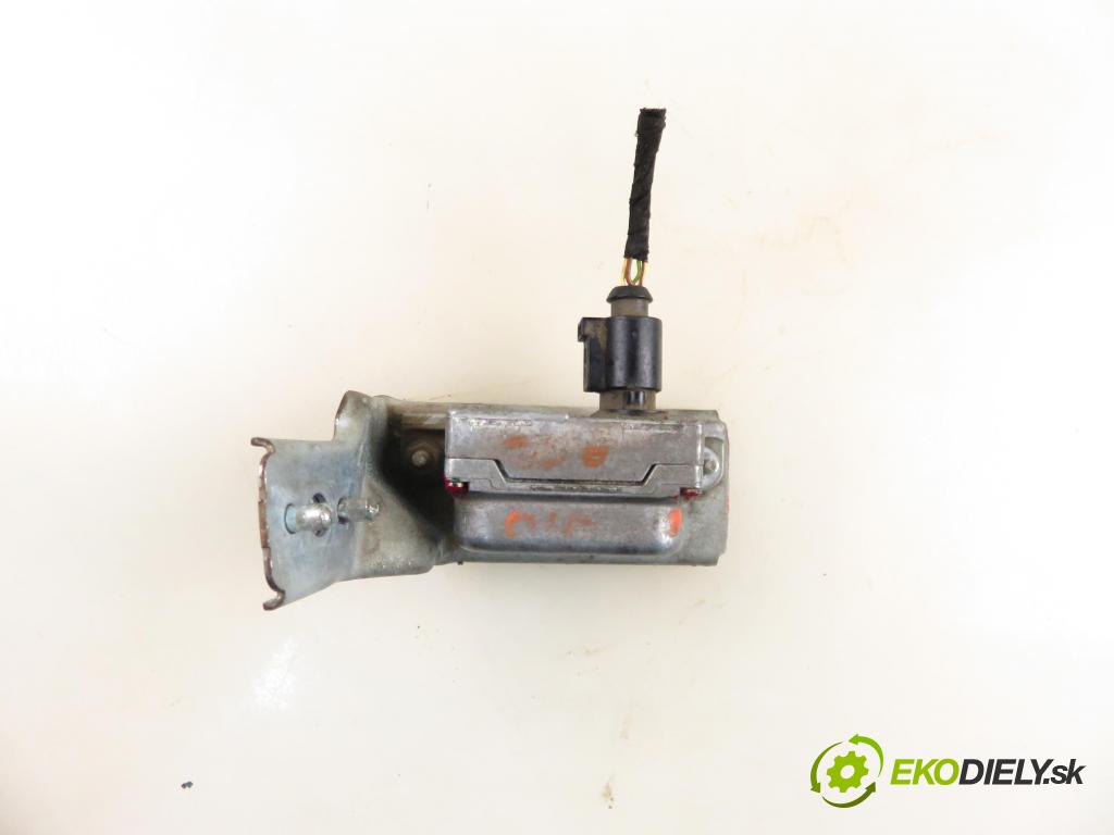 SKODA OCTAVIA I Combi (1U5) KOMBI 2004 74,00 1.9 TDI 4x4 - ATD 1896,00 snímač ESP 1J1907638D ; 10098004832 ; 1J0907652A