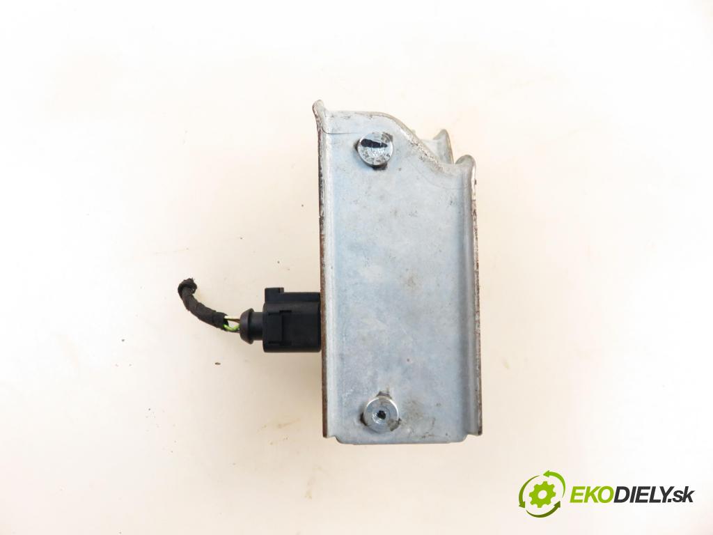 SKODA OCTAVIA I Combi (1U5) KOMBI 2004 74,00 1.9 TDI 4x4 - ATD 1896,00 snímač ESP 1J1907638D ; 10098004832 ; 1J0907652A