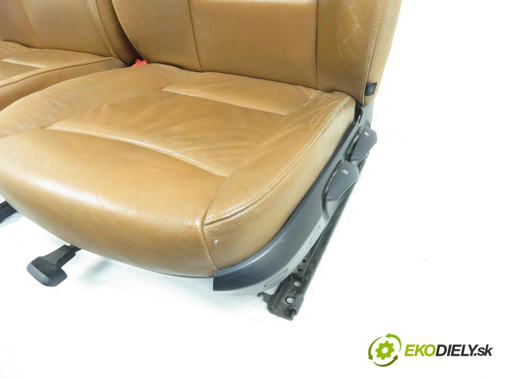 BMW 3 Touring (E91) KOMBI 2008 105,00 318 d 143 1995,00 Sedadlá, sedačky
