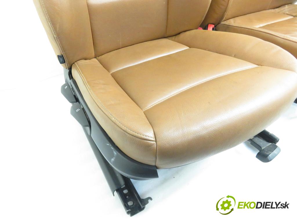 BMW 3 Touring (E91) KOMBI 2008 105,00 318 d 143 1995,00 Sedadlá, sedačky