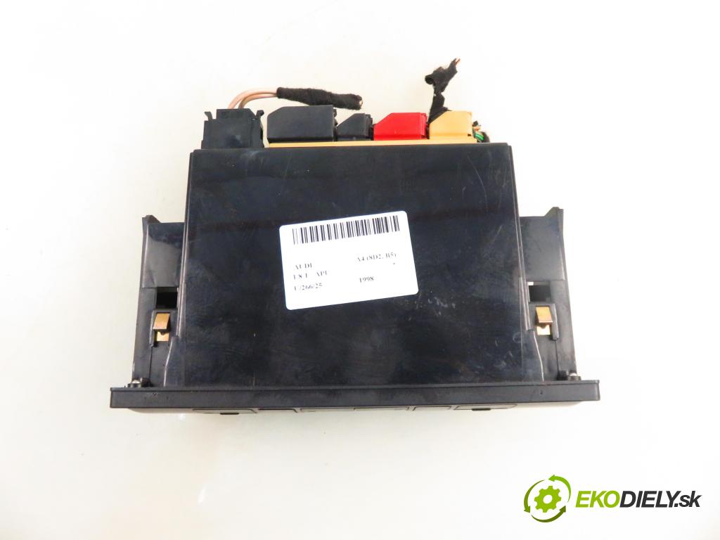 AUDI A4 (8D2, B5) SEDAN 1998 110,00 1.8 T - APU 1781,00 Panel kúrenia KLIMATRONIK 8D0820043M ; 5HB00790805