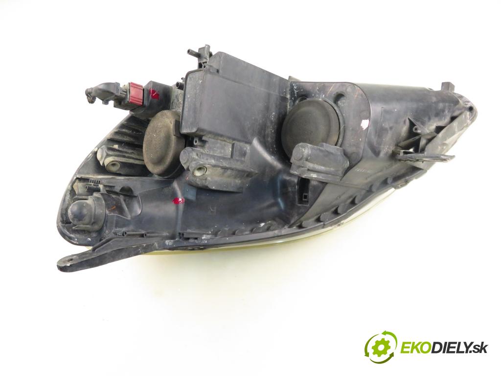 OPEL ZAFIRA B (A05) MINIVAN 2005 110,00 2.2 150 - Z 22 YH 2198,00 Svetlo PP
