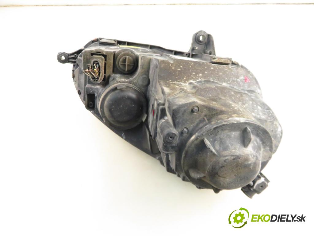 VW GOLF V (1K1) HB 2003 77,00 1.9 TDI - BXE 1896,00 Svetlo LP 1K6941005A