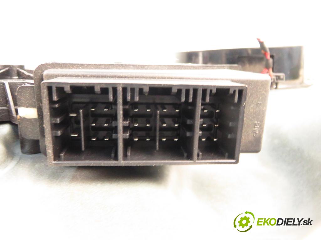 VW POLO (9N_) HB 2003 47,00 1.2 12V 64 - AZQ 1198,00 mechanismus oken PPE 6Q2959801A ; 6Q4837462G ; 6Q4837756