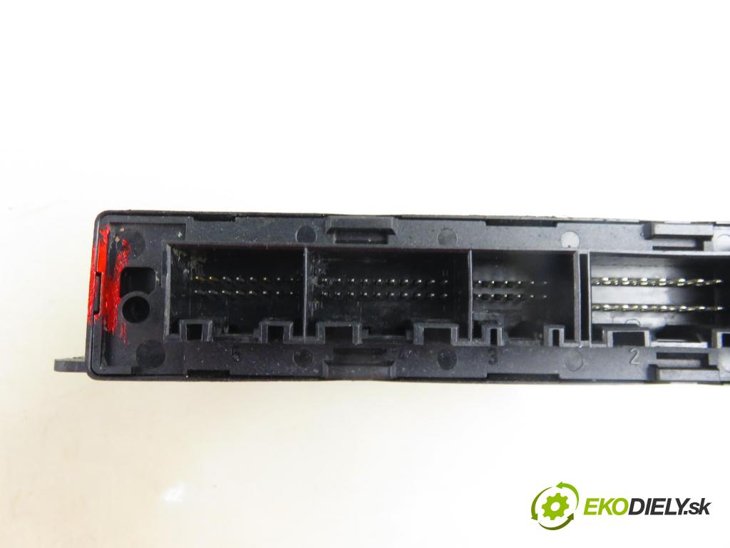 AUDI A4 (8E2, B6) SEDAN 2001 96,00 1.9 TDI PD 130 - AWX 1896,00 MODUL komfortu 8E0959433AJ