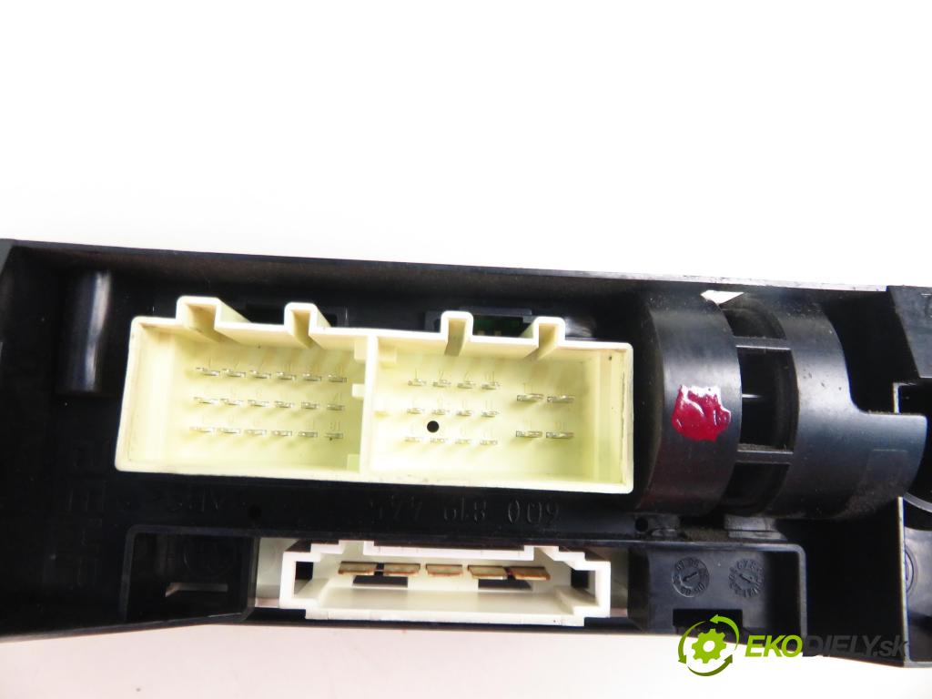 SKODA FABIA I Combi (6Y5) KOMBI 2007 59,00 1.4 16V - BUD 1390,00 Panel kúrenia KLIMATIZACE: 6Y0820045C