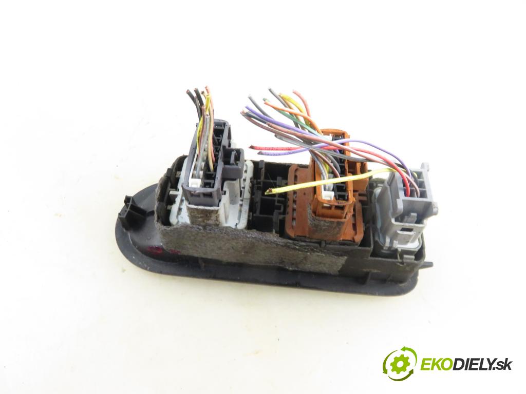 RENAULT SCENIC II (JM0/1_) MINIVAN 2007 0,00 1.9 dCi (JM14) - F9Q 804 1870,00 Panel ovládania okien 156018070C