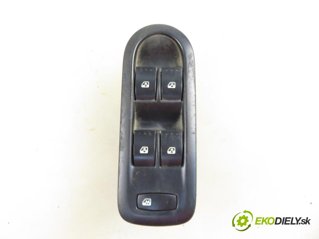 RENAULT SCENIC II (JM0/1_) MINIVAN 2007 0,00 1.9 dCi (JM14) - F9Q 804 1870,00 Panel ovládania okien 156018070C