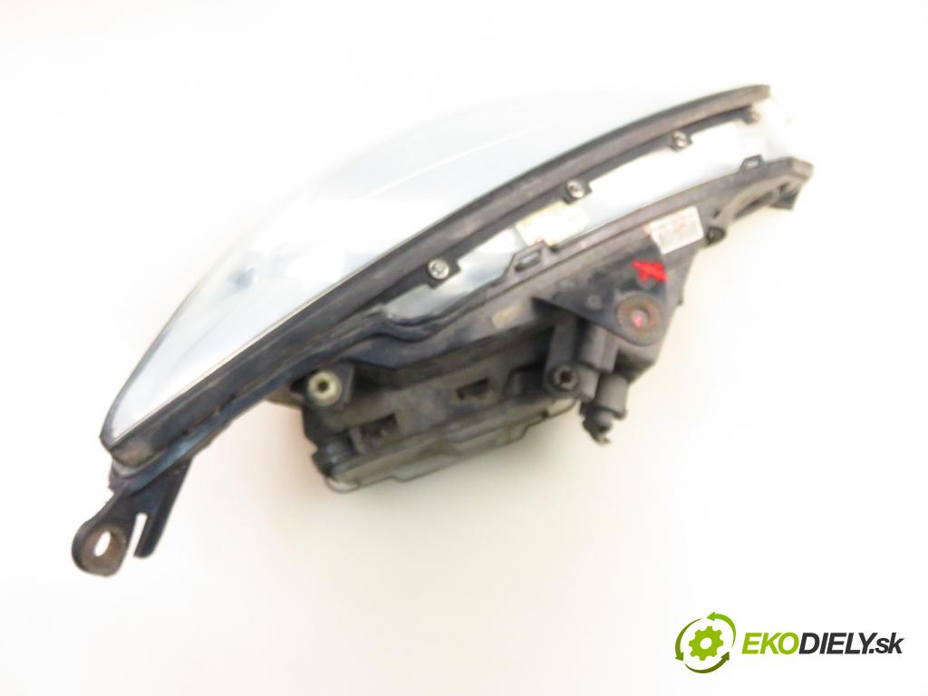 FORD FOCUS Turnier (DNW) KOMBI 2003 74,00 1.6 16V - FYDB 1596,00 Svetlo LP 2M5113W030BE