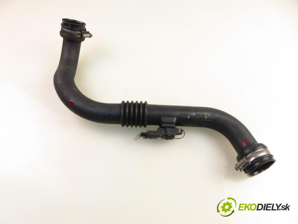 RENAULT MEGANE II (BM0/1_, CM0/1_) HB 2003 88,00 1.9 dCi 120 - F9Q 800 1870,00 Rúra intercoolera turba 8200201617B ; 8200363471