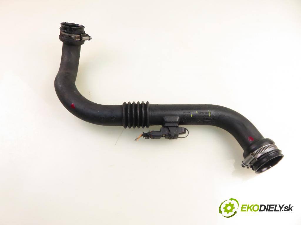 RENAULT MEGANE II (BM0/1_, CM0/1_) HB 2003 88,00 1.9 dCi 120 - F9Q 800 1870,00 Rúra intercoolera turba 8200201617B ; 8200363471