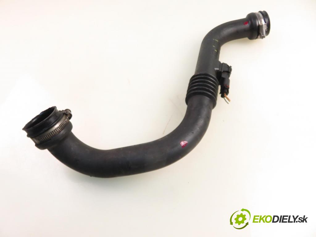 RENAULT MEGANE II (BM0/1_, CM0/1_) HB 2003 88,00 1.9 dCi 120 - F9Q 800 1870,00 Rúra intercoolera turba 8200201617B ; 8200363471