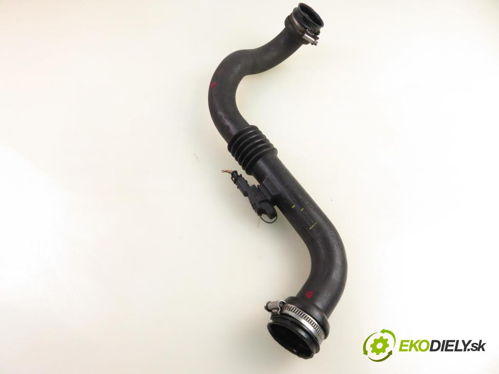 RENAULT MEGANE II (BM0/1_, CM0/1_) HB 2003 88,00 1.9 dCi 120 - F9Q 800 1870,00 Rúra intercoolera turba 8200201617B ; 8200363471