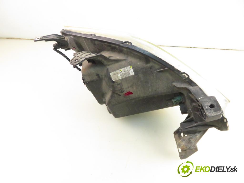 HONDA CR-V II (RD_) SUV 2002 110,00 2.0 (RD4) - K20A4 1998,00 Svetlo LP 33150SCAG010M1