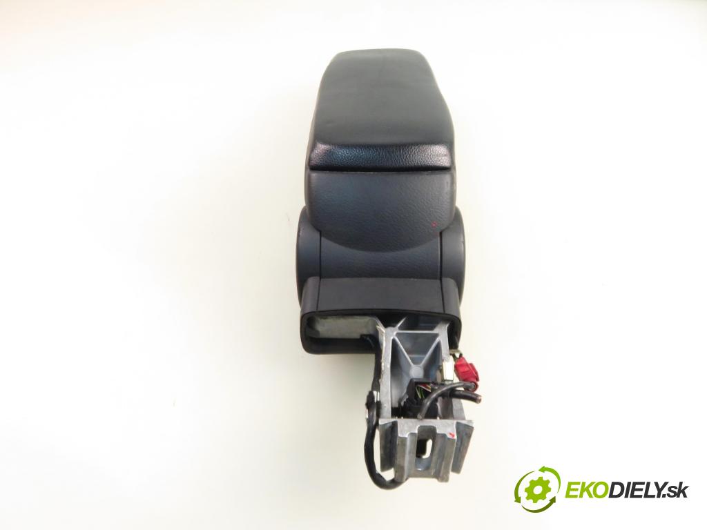 AUDI A4 Avant (8ED, B7) KOMBI 2004 103,00 2.0 TDI 16V - BLB 1968,00 Lakťová opierka 8E0864207G