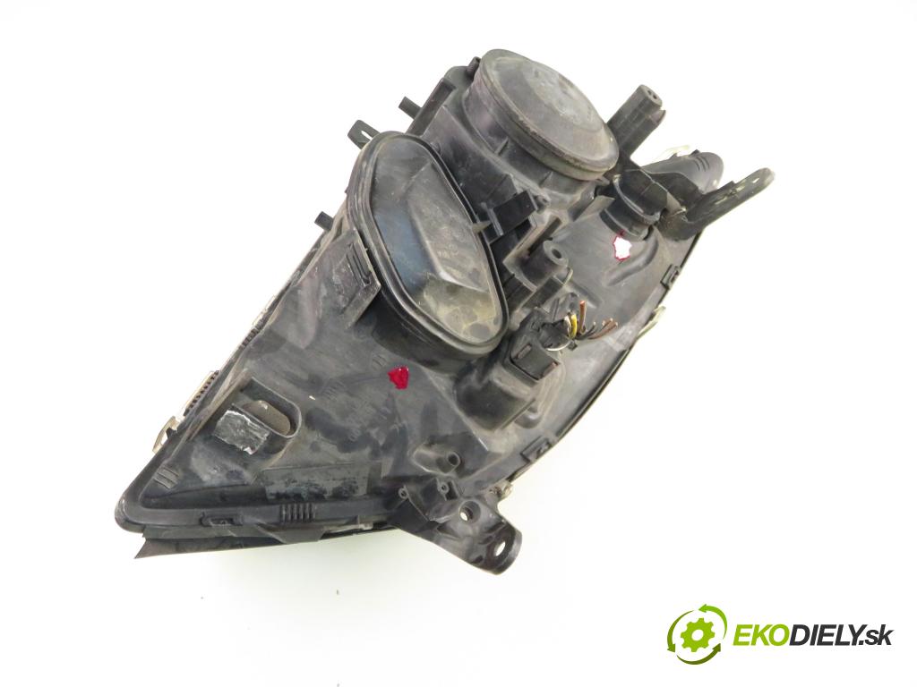 OPEL VECTRA C (Z02) SEDAN 2002 74,00 2.0 DTI 16V 101 - Y 20 DTH 1995,00 Svetlo LP