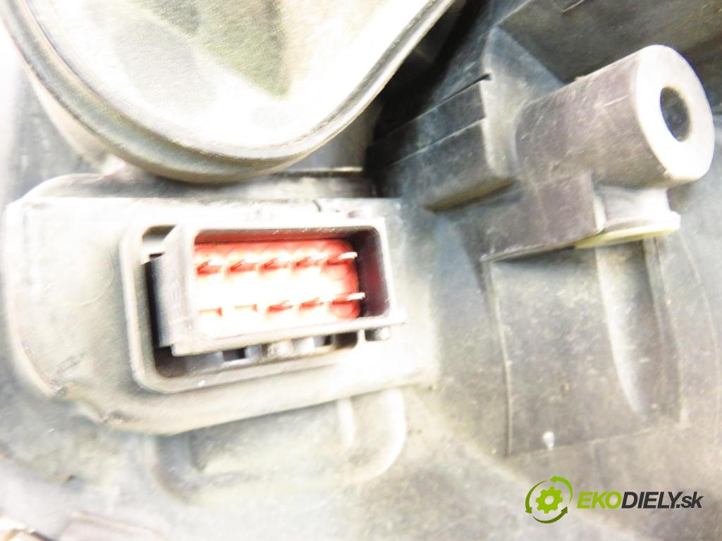 OPEL VECTRA C (Z02) SEDAN 2002 74,00 2.0 DTI 16V 101 - Y 20 DTH 1995,00 Svetlo LP