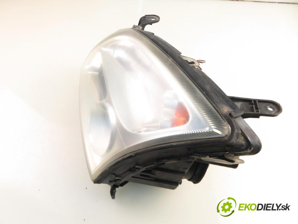 OPEL VECTRA C (Z02) SEDAN 2002 74,00 2.0 DTI 16V 101 - Y 20 DTH 1995,00 Svetlo LP