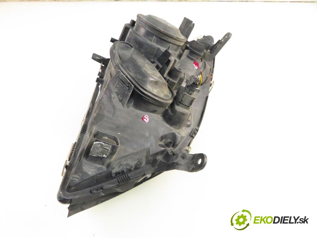 OPEL VECTRA C (Z02) SEDAN 2002 74,00 2.0 DTI 16V 101 - Y 20 DTH 1995,00 Svetlo LP