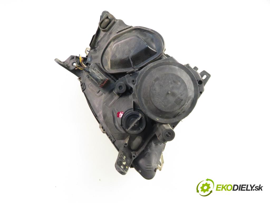 OPEL VECTRA C (Z02) SEDAN 2002 74,00 2.0 DTI 16V 101 - Y 20 DTH 1995,00 Svetlo LP