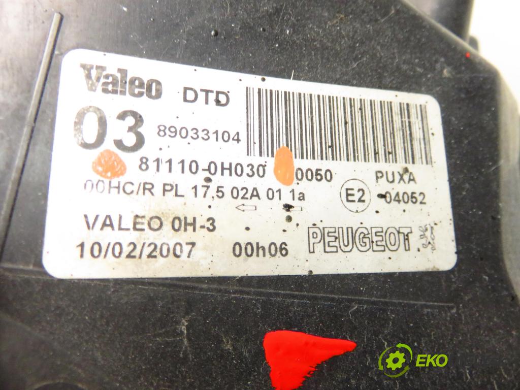 PEUGEOT 107 (PM_, PN_) HB 2006 50,00 1.0 68 - CFA (1KR) 998,00 Svetlo PP 811100H030