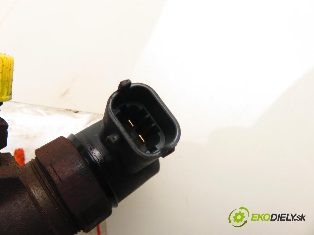 OPEL CORSA D (S07) HB 2011 70,00 1.3 CDTI - A 13 DTE 1248,00 vstrekovač 0445110326 (Vstrekovač paliva)