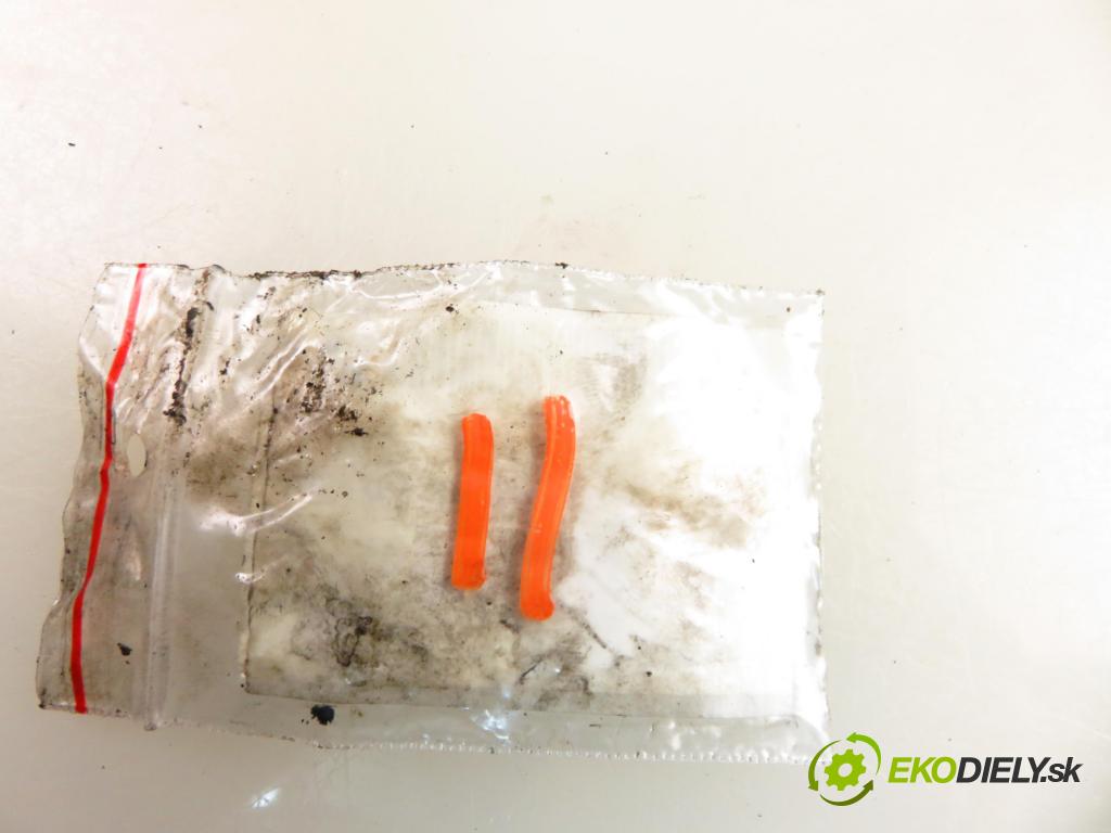 OPEL CORSA D (S07) HB 2011 70,00 1.3 CDTI - A 13 DTE 1248,00 vstrekovač 0445110326 (Vstrekovač paliva)