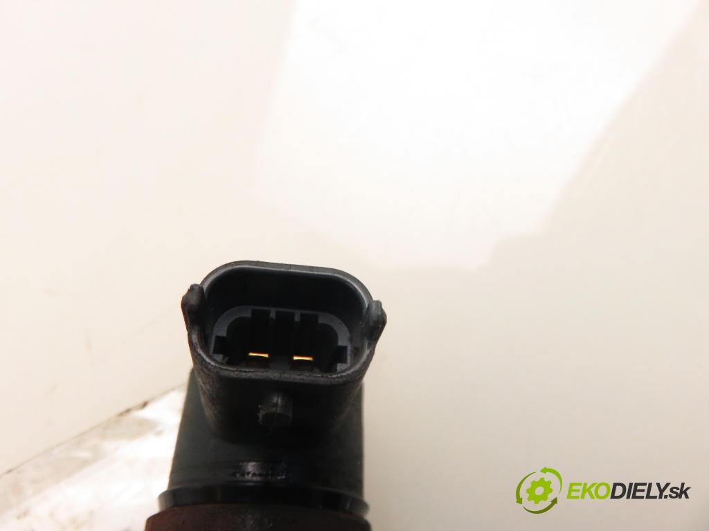 OPEL CORSA D (S07) HB 2011 70,00 1.3 CDTI - A 13 DTE 1248,00 vstrekovač 0445110326 (Vstrekovač paliva)