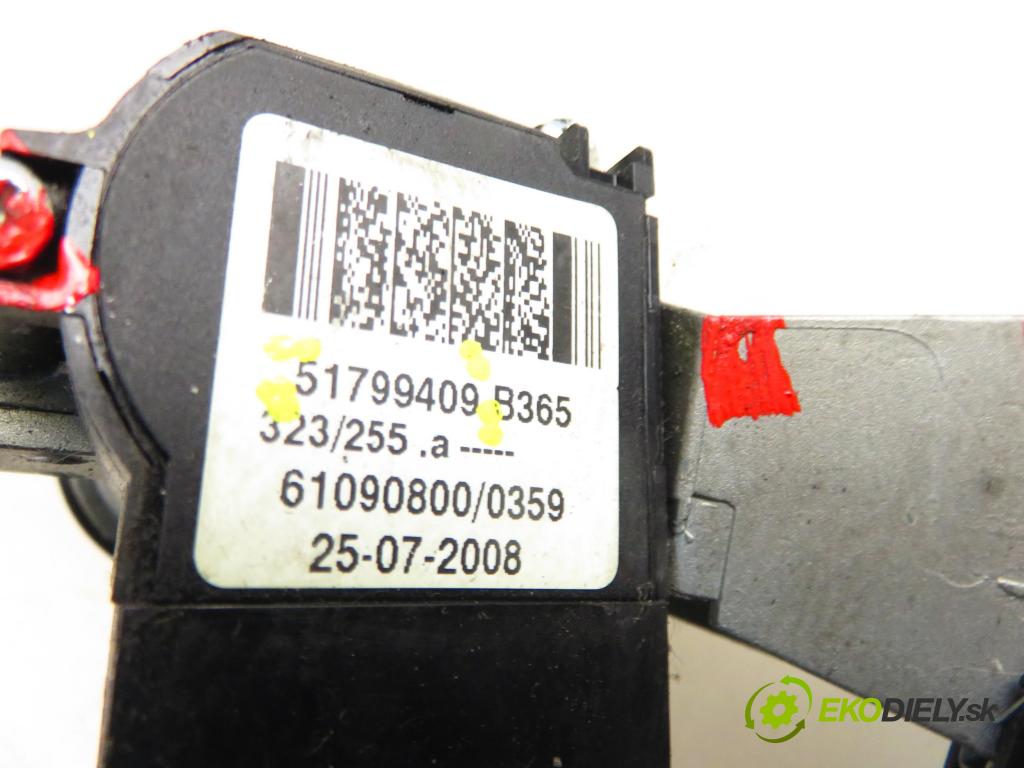CITROEN NEMO Skrzynia (AA_) FURGON 2008 50,00 1.4 HDi - 8HS (DV4TED) 1398,00 spínačka 51799409 (Spínací skříňky a klíče)