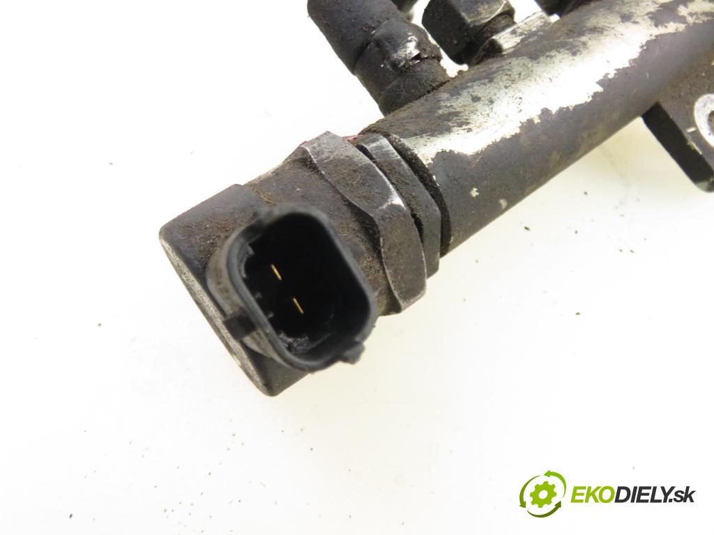 FIAT GRANDE PUNTO (199_) HB 2006 66,00 1.3 D Multijet 90 - 199 A3.000 1248,00 lišta vstřikovací 55200517 ; 0445214086 ; 0281002507 (Vstřikovací lišty)