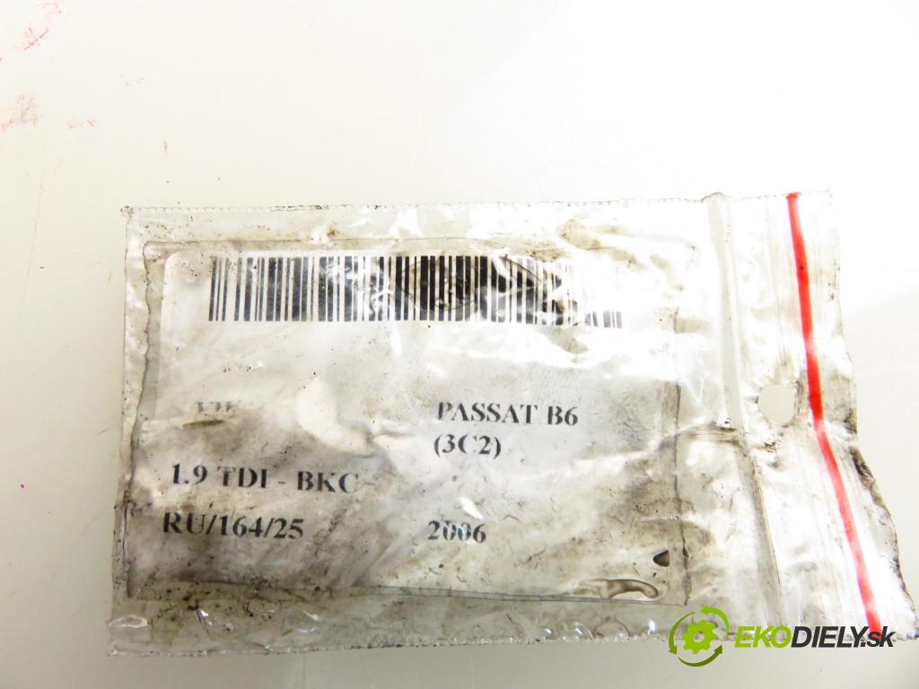 VW PASSAT B6 (3C2) SEDAN 2006 77,00 1.9 TDI PD 105 - BKC 1896,00 Vstrekovač 038130073AG (Vstrekovač paliva)