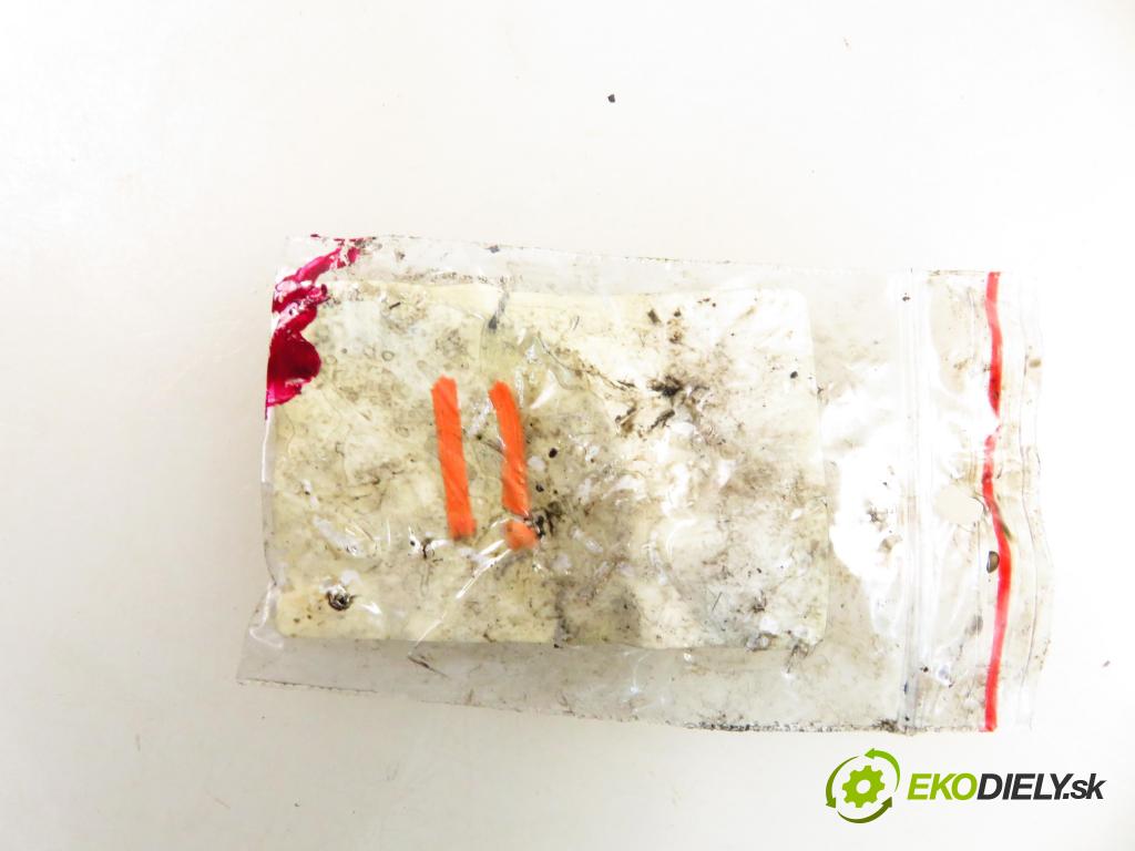 VW PASSAT B6 (3C2) SEDAN 2006 77,00 1.9 TDI PD 105 - BKC 1896,00 vstříkovač 038130073AG (Vstřikovač paliva)