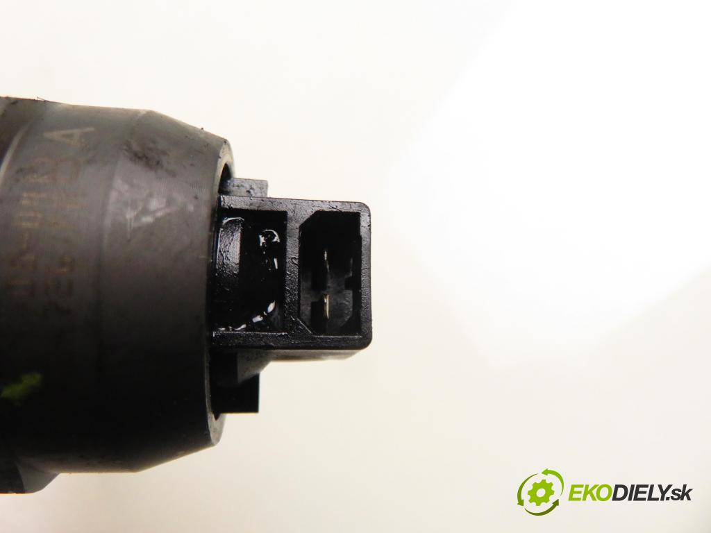 VW PASSAT B6 (3C2) SEDAN 2006 77,00 1.9 TDI PD 105 - BKC 1896,00 vstříkovač 038130073AG (Vstřikovač paliva)