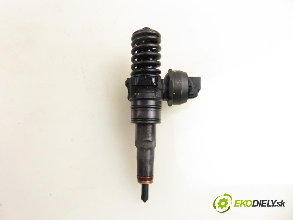 VW PASSAT B6 (3C2) SEDAN 2006 77,00 1.9 TDI PD 105 - BKC 1896,00 vstříkovač 038130073AG (Vstřikovač paliva)