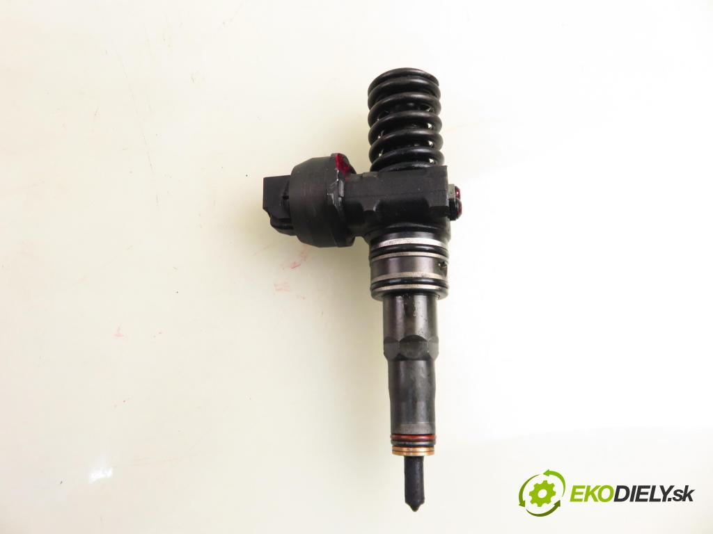 VW PASSAT B6 (3C2) SEDAN 2006 77,00 1.9 TDI PD 105 - BKC 1896,00 vstříkovač 038130073AG (Vstřikovač paliva)