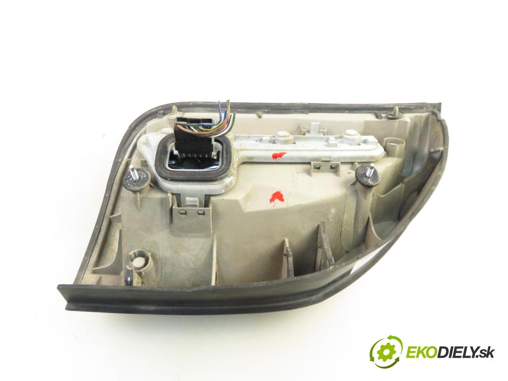 OPEL ZAFIRA A Nadwozie Wielkopojemne (MPV) (T98) MINIVAN 1999 92,00 1.8 16V 125 - Z 18 XE 1796,00 Svetlo pravé zadné