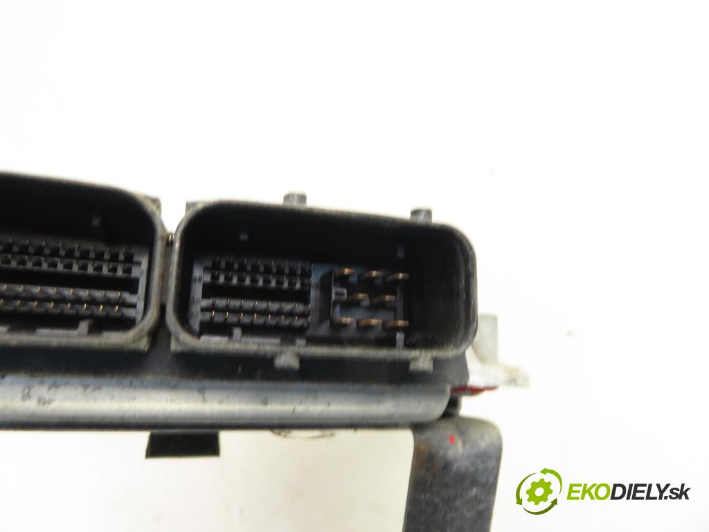 SEAT LEON (1M1) HB 2002 81,00 1.9 TDI 110 - ASV 1896,00 Riadiaca jednotka Motor 038906012FK ; 0281010683