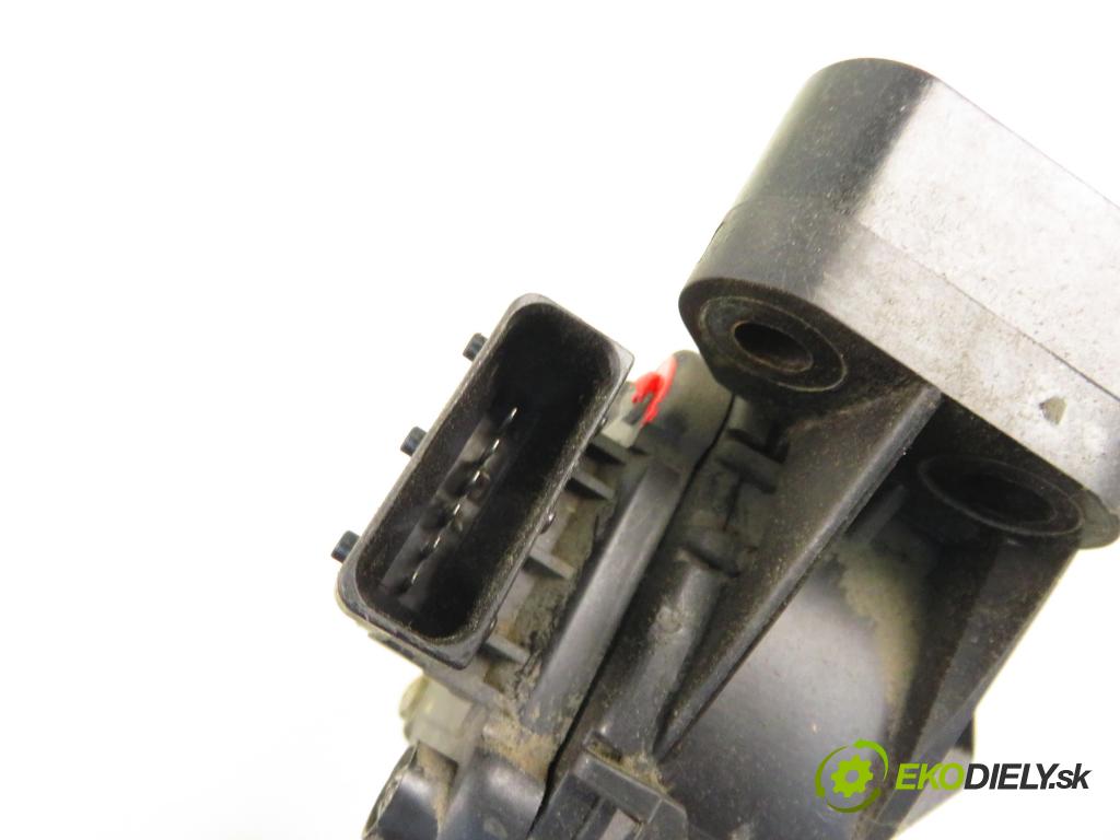 OPEL ZAFIRA A Nadwozie Wielkopojemne (MPV) (T98)  MINIVAN 1999 92,00 1.8 16V 125 - Z 18 XE 1796,00 potenciometr plynového pedálu 9202341BT ; 6PV00811400 (Pedály)