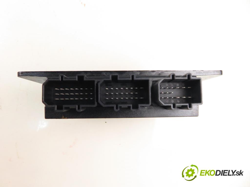 VW PASSAT B5.5 Variant (3B6) KOMBI 2003 74,00 1.9 TDI PD 101 - AVB 1896,00 MODUL komfortu 1C0959799A