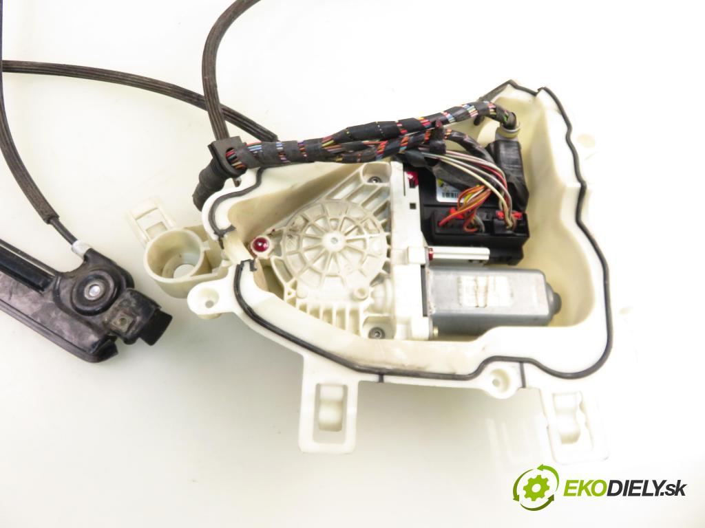 SEAT ALTEA (5P1) HB 2004 77,00 1.9 TDI - BKC 1896,00 mechanismus oken 1K0959739D ; 5P0837401A