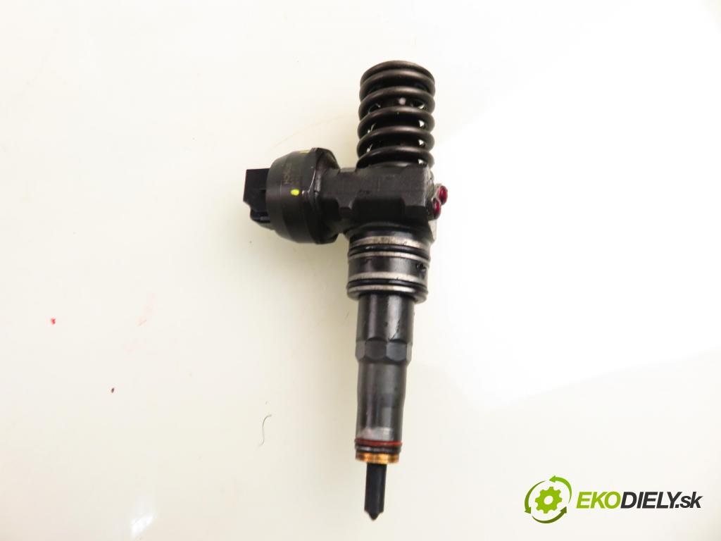 SEAT IBIZA III (6L1) HB 2009 59,00 1.4 TDI - BMS 1422,00 Vstrekovač 038130073BP ; 0414720314 (Vstrekovač paliva)