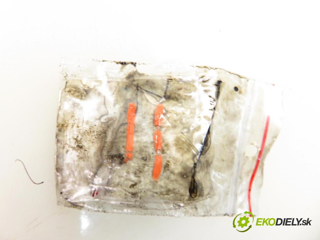 SEAT IBIZA III (6L1) HB 2009 59,00 1.4 TDI - BMS 1422,00 Vstrekovač 038130073BP ; 0414720314 (Vstrekovač paliva)