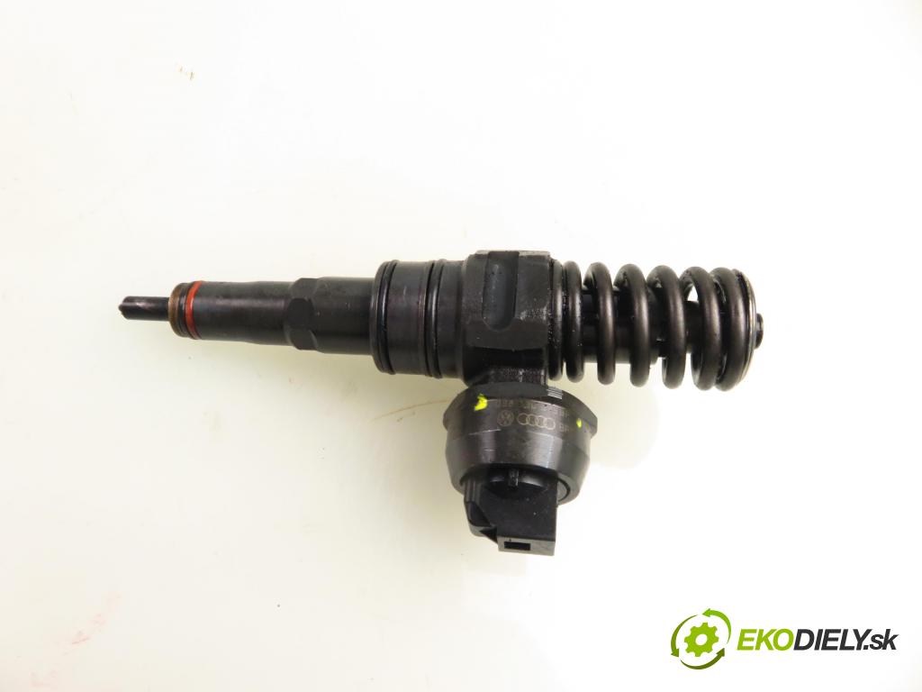 SEAT IBIZA III (6L1) HB 2009 59,00 1.4 TDI - BMS 1422,00 Vstrekovač 038130073BP ; 0414720314 (Vstrekovač paliva)