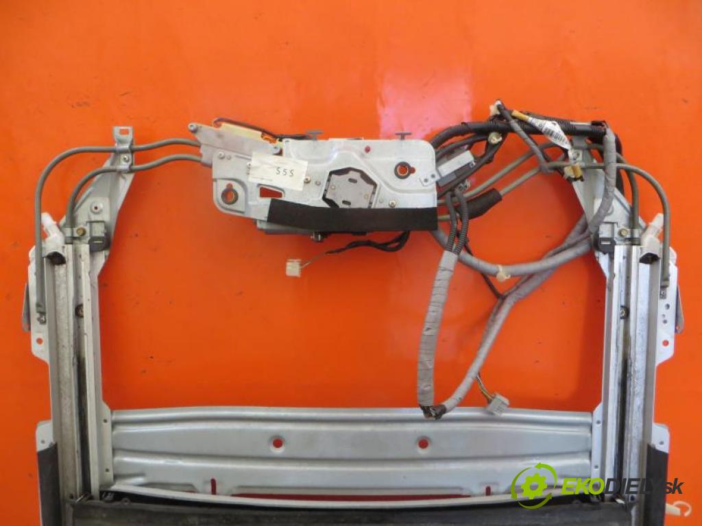 HONDA CIVIC VII 1.6 I D16V1 manual 5 - stupňová 81 kW 110 km  strešné okno  (Sklá strešné)