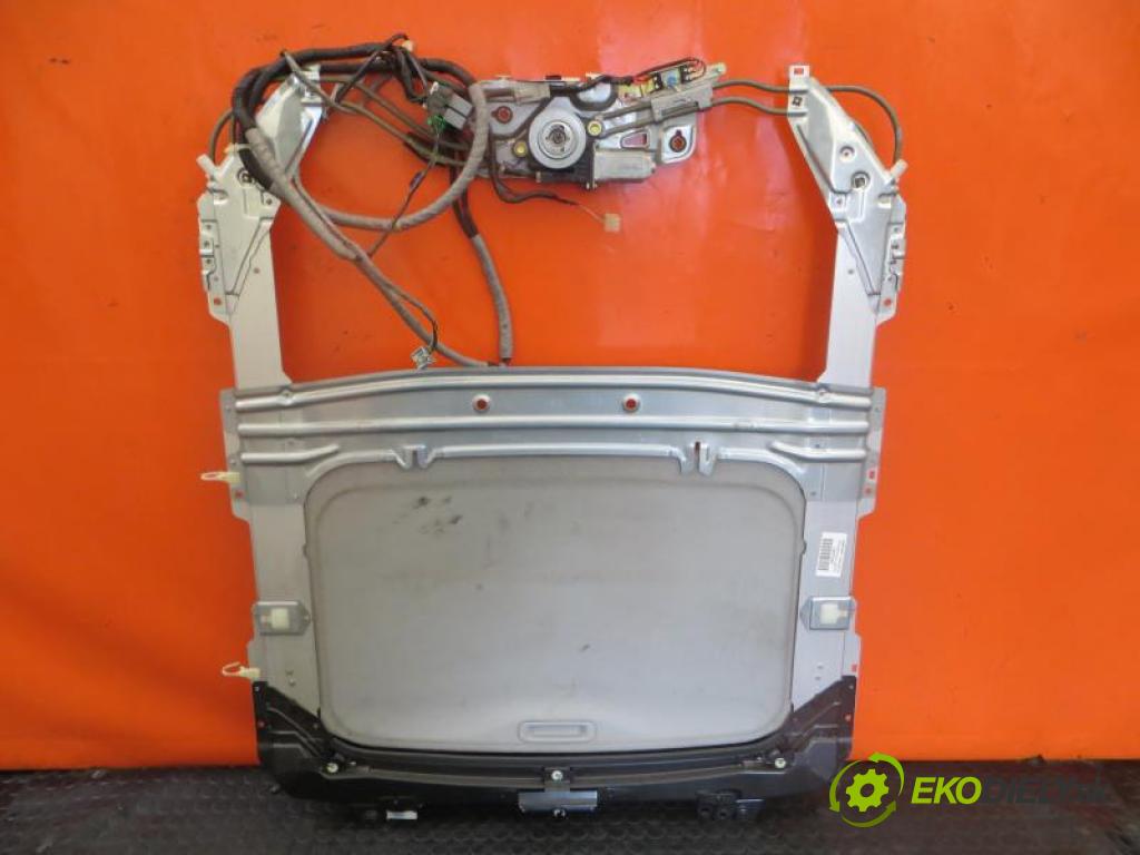 HONDA CIVIC VII 1.6 I D16V1 manual 5 - stupňová 81 kW 110 km  strešné okno  (Sklá strešné)