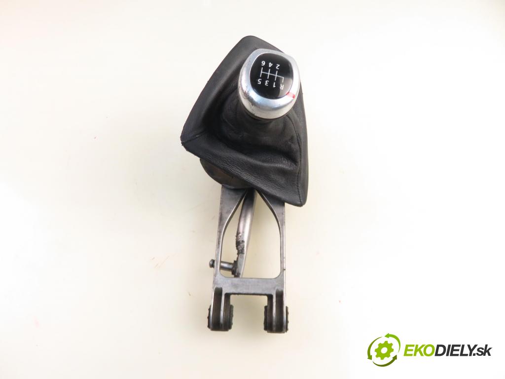 BMW 3 Touring (E91) KOMBI 2008 105,00 318 d 143 1995,00 ZVEDÁK: 7566100