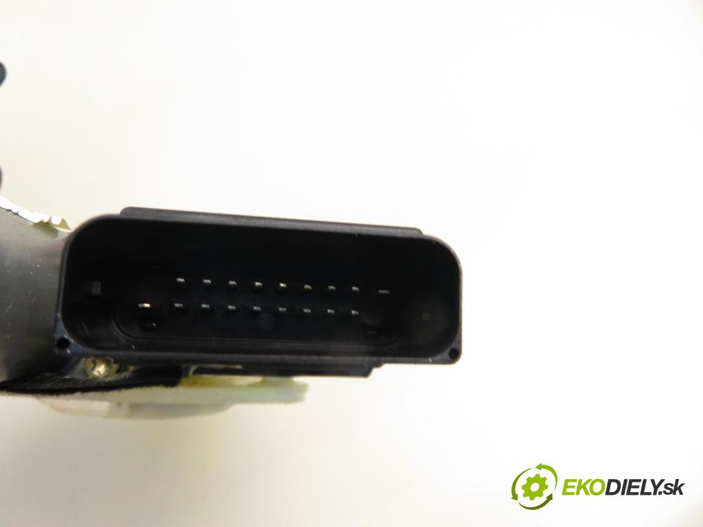 SEAT ALTEA (5P1) HB 2004 77,00 1.9 TDI - BKC 1896,00 mechanismus oken LTE 1K0959703B ; 5P0839401