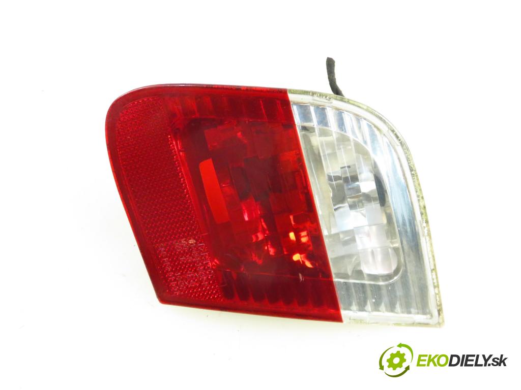 BMW 3 (E46) SEDAN 2001 100,00 320 d 136 - M47 D20 (204D1) 1951,00 Svetlo pravé zadné kufor