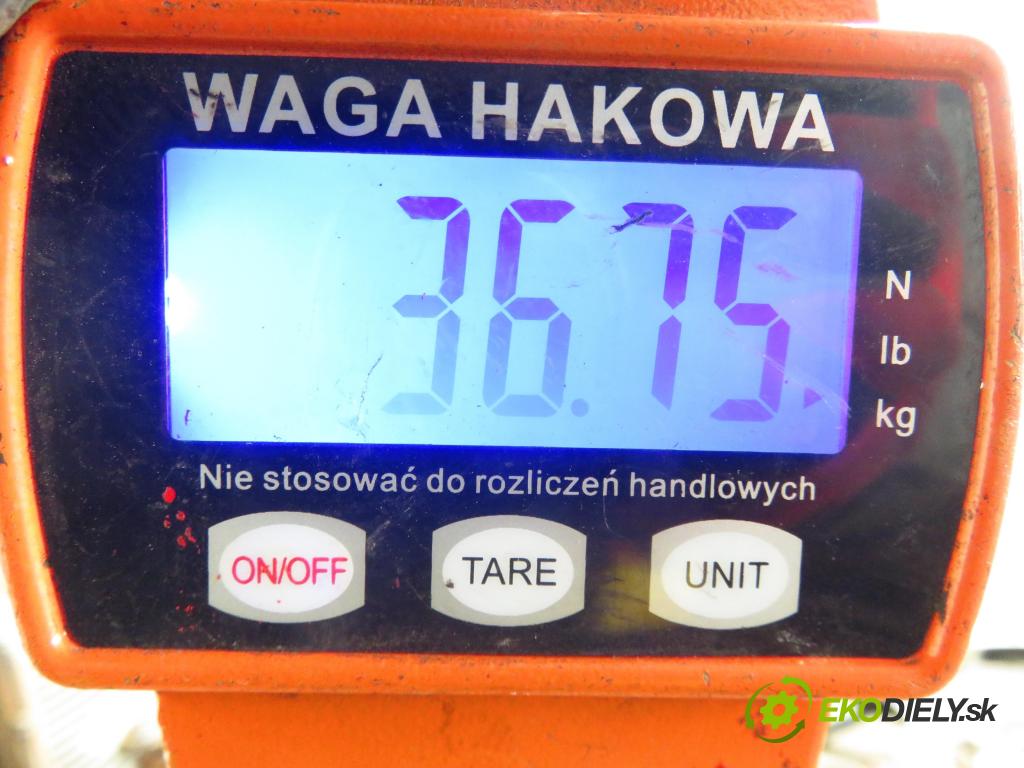 VW PASSAT B5.5 (3B3) SEDAN 2002 74,00 1.9 TDI PD 101 - AVB 1896,00 výztuha zadní část ABS