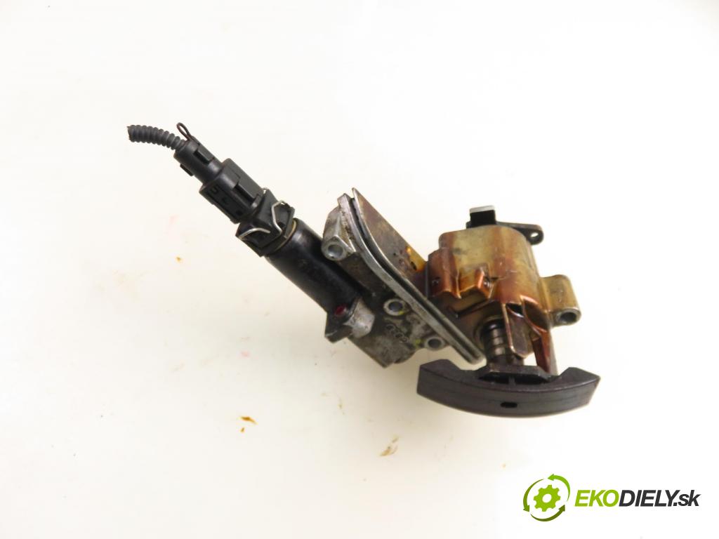 VW GOLF IV (1J1) HB 1999 92,00 1.8 20V 125 - AGN 1781,00 Napínač reťaze 058109088B